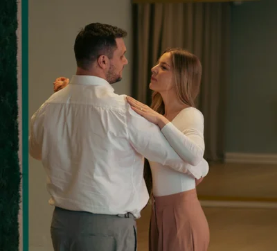 Moderner Hochzeitstanz verbindet Persönlichkeit, Emotionen und gemeinsame Erinnerungen perfekt.