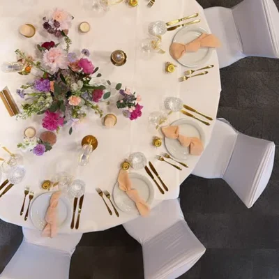 Hochwertige Mietdekoration für Hochzeiten voller Stil und Emotionen.