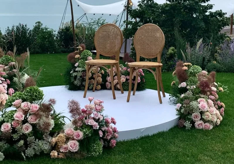 Natürliche Eleganz und stilvolle Floristik perfekt in Szene gesetzt.