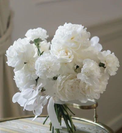 Einzigartige Blumenkreationen für besondere Anlässe und Herzensmomente.