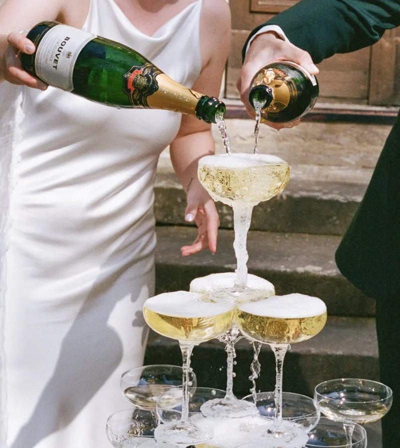Eleganz, Persönlichkeit und emotionale Momente vereint in einem einzigartigen Hochzeitskonzept.