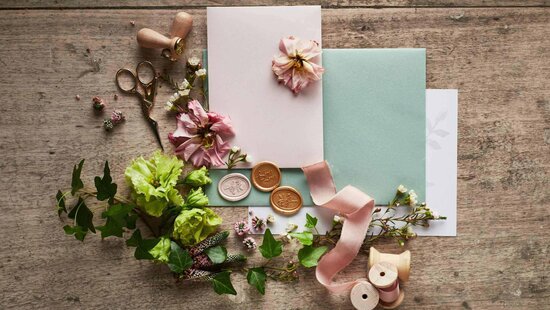 Hochzeitseinladungen: Persönliche Note zählt Hochzeitseinladungen: Persönliche Note zählt - Persönliche Einladungen selbst basteln